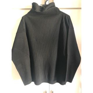 イッセイミヤケ(ISSEY MIYAKE)のオムプリッセ　ハイネック　黒　サイズ2(Tシャツ/カットソー(七分/長袖))