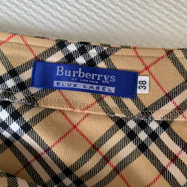 BURBERRY BLUE LABEL(バーバリーブルーレーベル)の美品　バーバリーブルーレーベル台形スカート38 レディースのスカート(ミニスカート)の商品写真