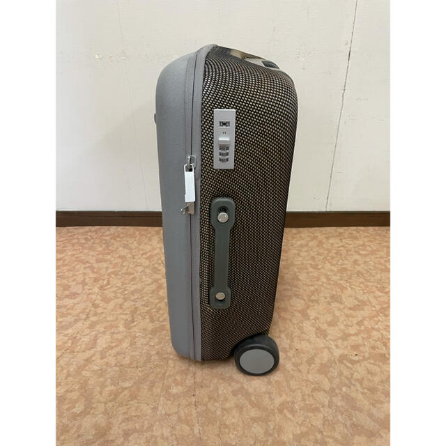 Samsonite(サムソナイト)のMarc Newson マークニューソン サムソナイト スーツケース 中古 レディースのバッグ(スーツケース/キャリーバッグ)の商品写真