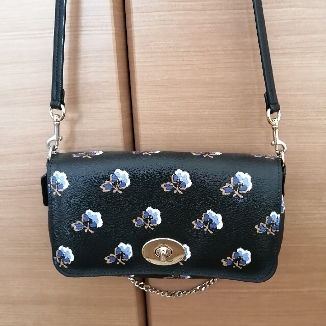 COACH(コーチ)のさくらこ様専用！！コーチショルダーバック レディースのバッグ(ショルダーバッグ)の商品写真