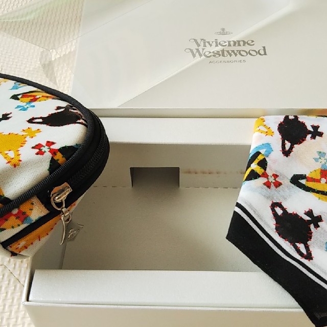 Vivienne Westwood(ヴィヴィアンウエストウッド)の新品 ポーチセット レディースのファッション小物(ポーチ)の商品写真