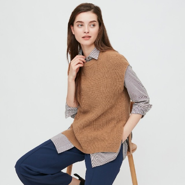 UNIQLO(ユニクロ)のcaicaizi様 専用 コットンブレンドサイドスリット ベスト ユニクロ レディースのトップス(ベスト/ジレ)の商品写真