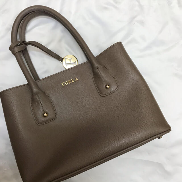 Furla(フルラ)のフルラ  2way ミニバッグ　グレージュ レディースのバッグ(ハンドバッグ)の商品写真