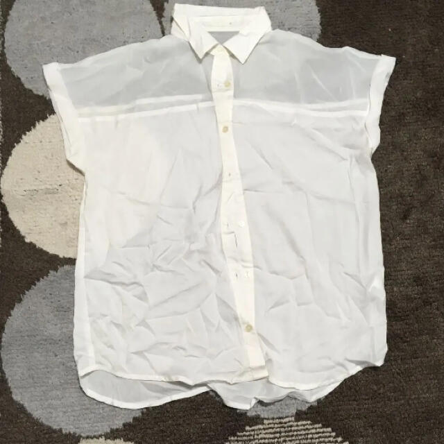 GU(ジーユー)のGU 半袖シャツ ブラウス レディースのトップス(シャツ/ブラウス(半袖/袖なし))の商品写真