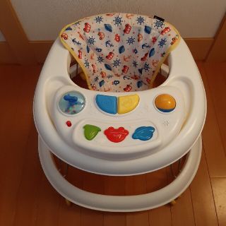 ニシマツヤ(西松屋)の歩行器　西松屋　GウォーカーDeluxe(歩行器)