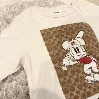 コーチ(COACH)のcoach Disney コーチ　ディズニー　tシャツ ミッキー(Tシャツ/カットソー(半袖/袖なし))