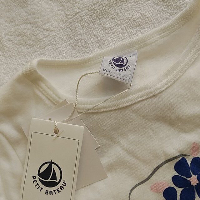 PETIT BATEAU(プチバトー)のプチバトー　キッズロングTｼｬﾂ キッズ/ベビー/マタニティのキッズ服女の子用(90cm~)(Tシャツ/カットソー)の商品写真