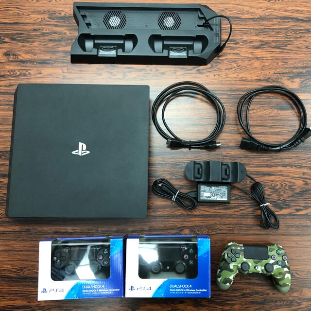 SONY PlayStation4 pro 本体＋付属品（CUH-7000B）