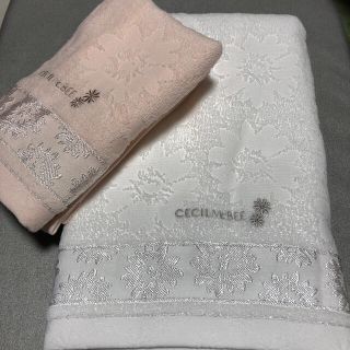 セシルマクビー(CECIL McBEE)のみぃちゃん様　専用です❗️セシルマクビー　バスタオル&フェイスタオル　新品　(タオル/バス用品)