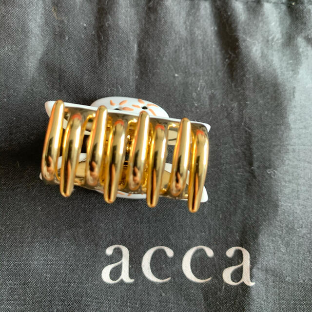 acca(アッカ)のacca アッカ ヘアクリップ　小　限定モデル　白 レディースのヘアアクセサリー(バレッタ/ヘアクリップ)の商品写真