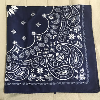 ジーユー(GU)の紺色スカーフ(バンダナ/スカーフ)
