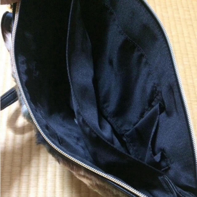 しまむら(シマムラ)のファーバッグ  迷彩　未使用　ショルダーバッグ レディースのバッグ(ショルダーバッグ)の商品写真
