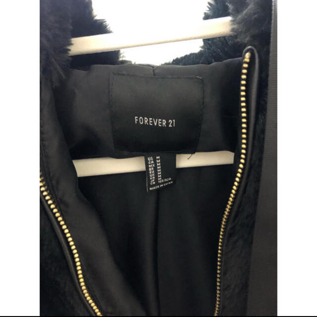 Bershka(ベルシュカ)のファーパーカー ジャケット ブルゾン レディースのジャケット/アウター(毛皮/ファーコート)の商品写真