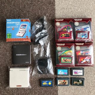 ニンテンドウ(任天堂)のゲームボーイアドバンスSP ファミコンカラー(携帯用ゲーム機本体)