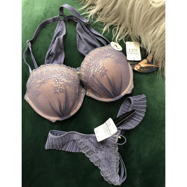 ミー様向け　annebra 【新品未使用品】フロントホック　ブラセット レディースの下着/アンダーウェア(ブラ&ショーツセット)の商品写真