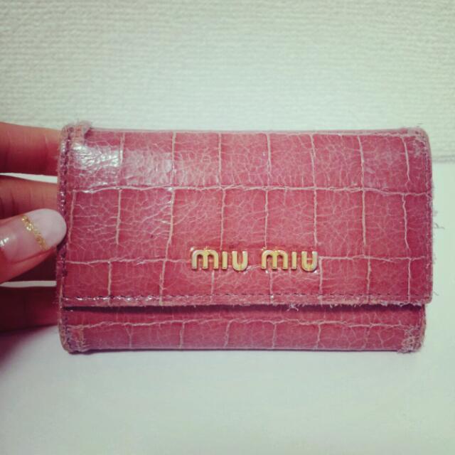 miumiu(ミュウミュウ)のmiumiu  キーケース 本物 レディースのファッション小物(キーホルダー)の商品写真