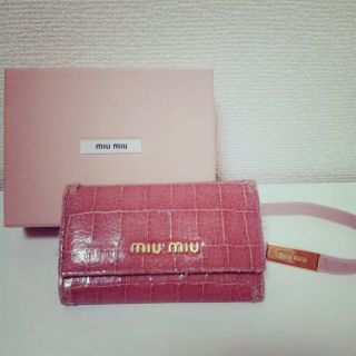 ミュウミュウ(miumiu)のmiumiu  キーケース 本物(キーホルダー)