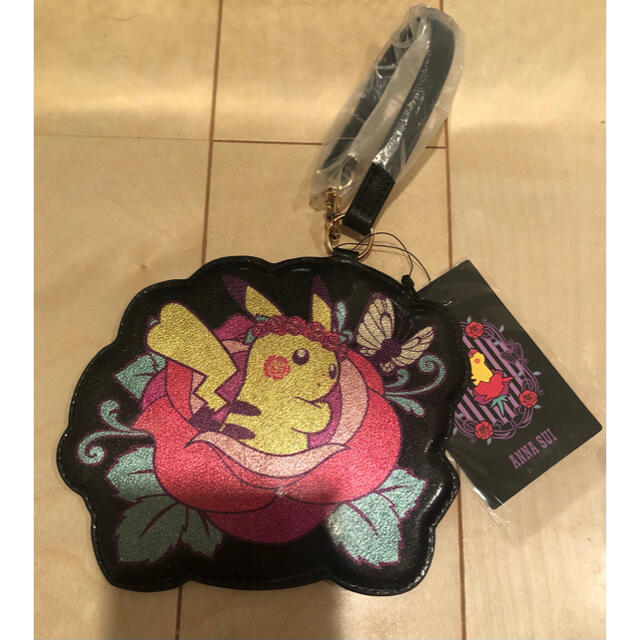 ANNA SUI(アナスイ)の完売品 ANNA SUI ポケモン パスケース ピカチュウ Pikachu レディースのファッション小物(名刺入れ/定期入れ)の商品写真