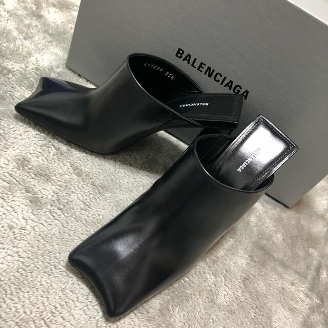 Balenciaga(バレンシアガ)のバレンシアガ スクエアトゥ レザー ミュール balenciaga レディースの靴/シューズ(ミュール)の商品写真