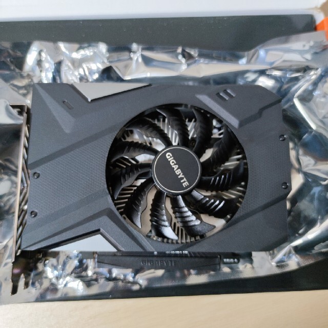 GIGABYTE GTX1650 super シングルファン