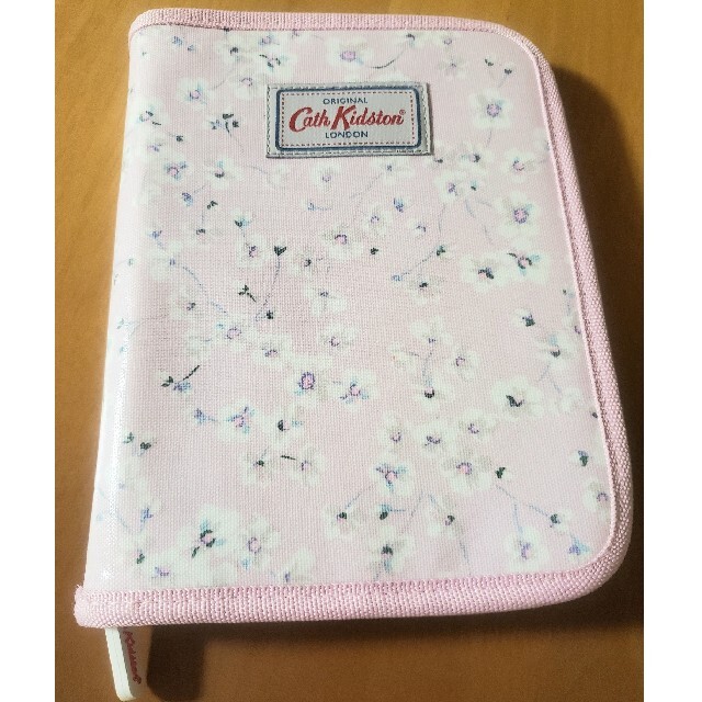 Cath Kidston(キャスキッドソン)のCath Kidston　母子手帳ケース キッズ/ベビー/マタニティのマタニティ(母子手帳ケース)の商品写真