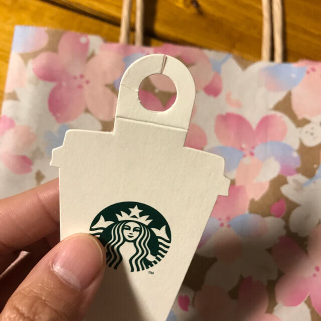 Starbucks Coffee(スターバックスコーヒー)の新品　スターバックス　リユーザブルカップ　ベアリスタ  紙袋　タグ付き‼️ インテリア/住まい/日用品のインテリア小物(その他)の商品写真