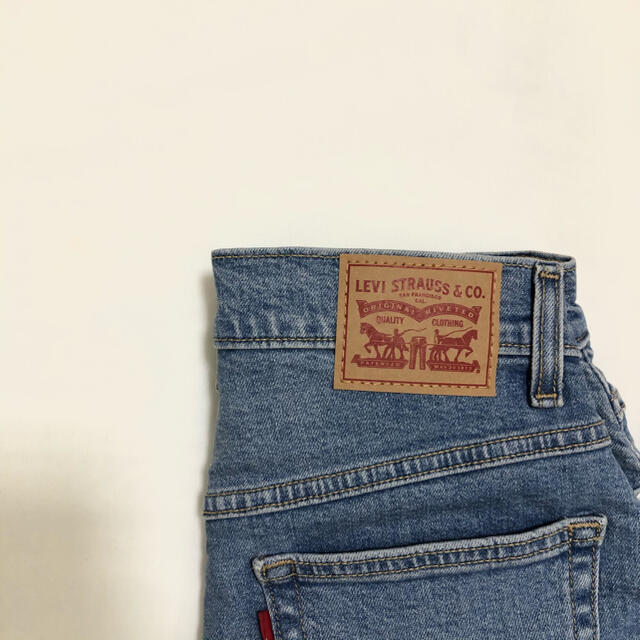 Levi's(リーバイス)のlevi's ショートパンツ レディースのパンツ(ショートパンツ)の商品写真