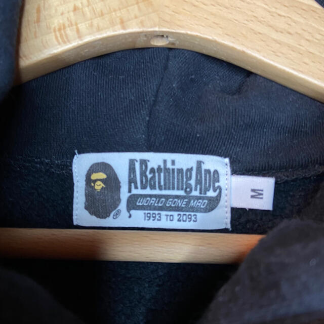 A BATHING APE(アベイシングエイプ)のBAPE ワンポイントロゴ　カモ柄　フルジップ　パーカー　メンズストリート メンズのトップス(パーカー)の商品写真