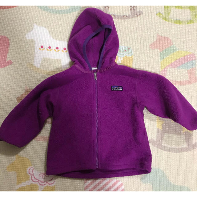 patagonia(パタゴニア)のパタゴニア　フリース　パーカー　18M キッズ/ベビー/マタニティのキッズ服女の子用(90cm~)(ジャケット/上着)の商品写真