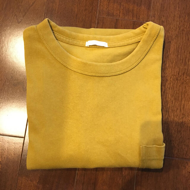 GU(ジーユー)のGU Tシャツ　マスタード メンズのトップス(Tシャツ/カットソー(半袖/袖なし))の商品写真