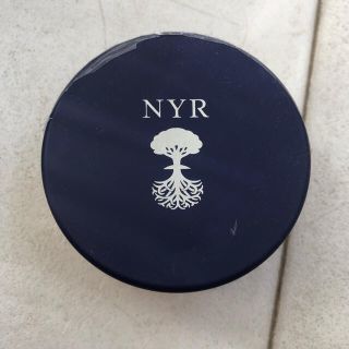 ニールズヤード(NEAL'S YARD)のニールズヤード　ミネラルファンデーション　03 新品は(ファンデーション)