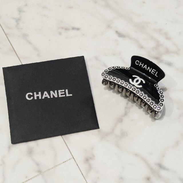 CHANEL(シャネル)のCHANEL　ヘアクリップ レディースのヘアアクセサリー(バレッタ/ヘアクリップ)の商品写真