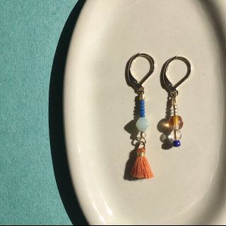 ビュルデサボン(bulle de savon)の040 アシメピアス　オレンジ　ブルー　イヤリング　フリンジ　ハンドメイド(ピアス)