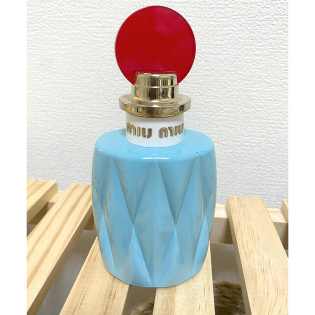 miumiu(ミュウミュウ)のmiumiu オードパルファム　100ml コスメ/美容の香水(香水(女性用))の商品写真