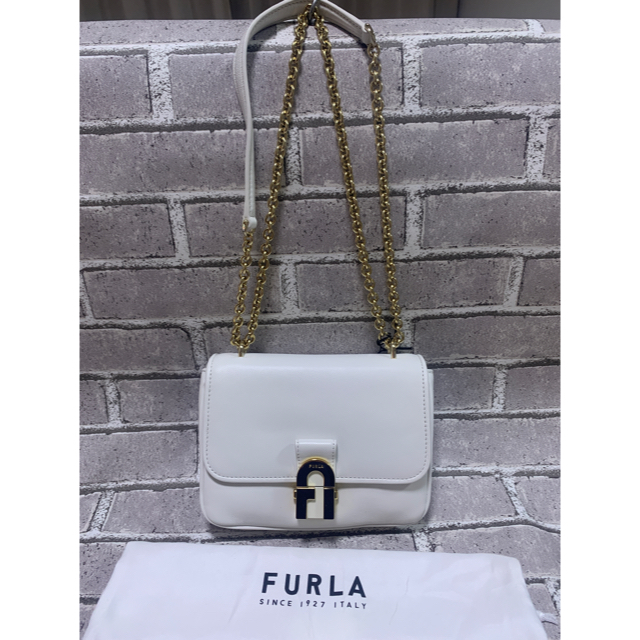 レディース新品フルラFURLA 本革コージーミニショルダーバッグ　ホワイト