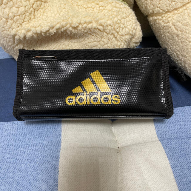 adidas(アディダス)の筆箱 インテリア/住まい/日用品の文房具(ペンケース/筆箱)の商品写真