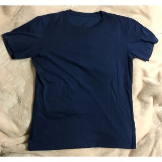 ユニクロ(UNIQLO)のTシャツ（ネイビー）(Tシャツ(半袖/袖なし))