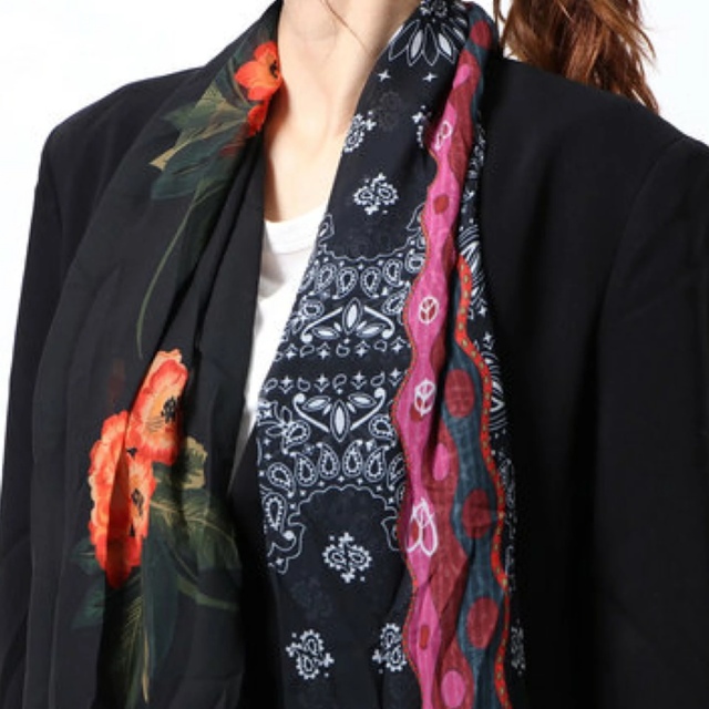 DESIGUAL(デシグアル)の新品✨タグ付き♪デシグアル 定価17,900円スカーフ付きジャケット　大特価‼️ レディースのジャケット/アウター(その他)の商品写真