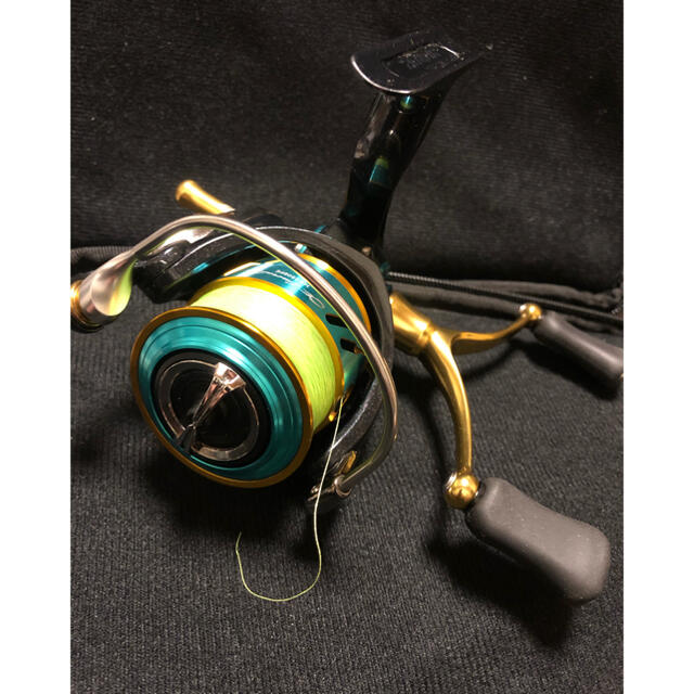 DAIWA(ダイワ)の17エメラルダスMX2508PE（フルベアリングcustom） スポーツ/アウトドアのフィッシング(リール)の商品写真