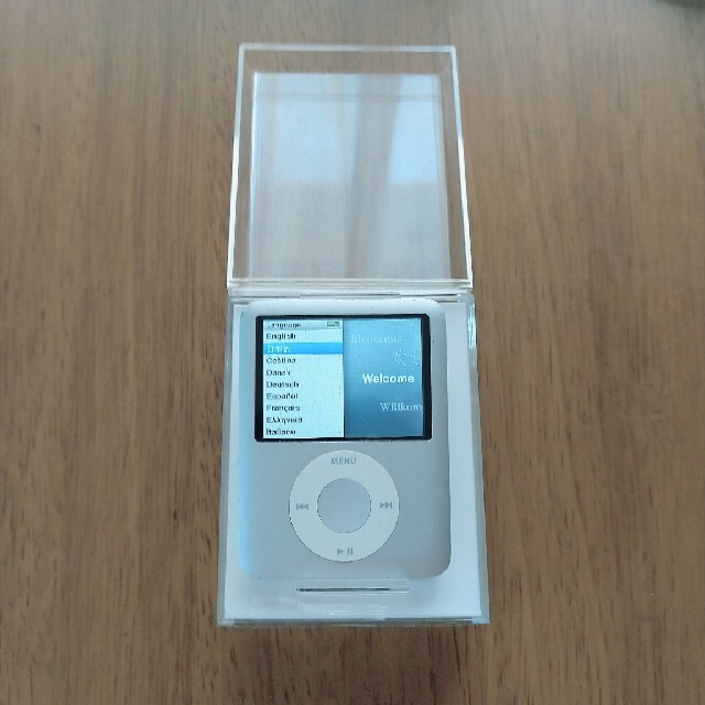 iPod(アイポッド)のiPod nano 第3世代 4GB シルバー スマホ/家電/カメラのオーディオ機器(ポータブルプレーヤー)の商品写真