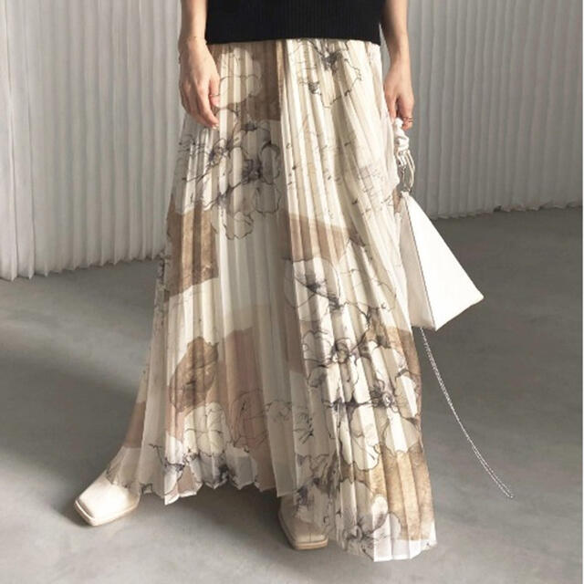 Ameri VINTAGE(アメリヴィンテージ)のHOLLY VINTAGE PLEATS SKIRT レディースのスカート(ロングスカート)の商品写真