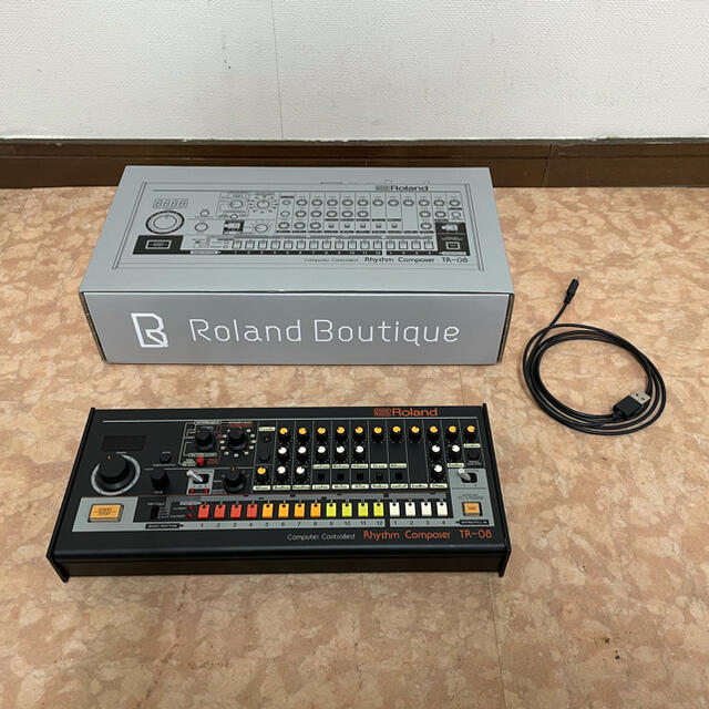 春先取りの Roland ローランド Boutique TR-08 リズムマシン 美品 楽器