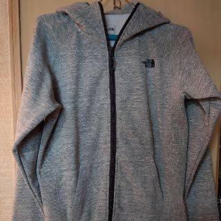 ザノースフェイス(THE NORTH FACE)のノースフェース　パーカー　グレー(パーカー)