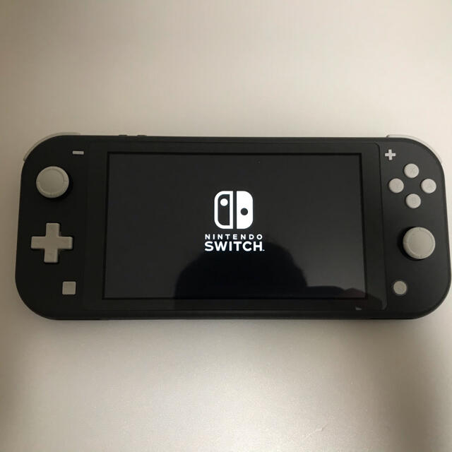 Nintendo Switch(ニンテンドースイッチ)の【美品】Nintendo Switch LITE グレー エンタメ/ホビーのゲームソフト/ゲーム機本体(携帯用ゲーム機本体)の商品写真