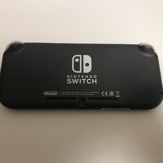 Nintendo Switch(ニンテンドースイッチ)の【美品】Nintendo Switch LITE グレー エンタメ/ホビーのゲームソフト/ゲーム機本体(携帯用ゲーム機本体)の商品写真