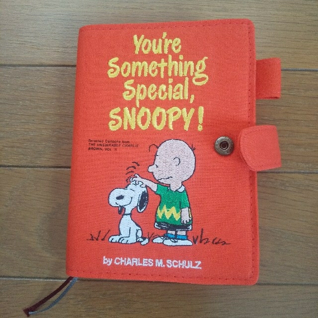 SNOOPY(スヌーピー)のスヌーピー70周年記念スケジュール手帳 エンタメ/ホビーのおもちゃ/ぬいぐるみ(キャラクターグッズ)の商品写真