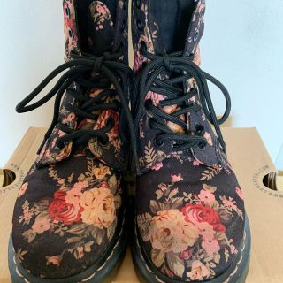 ドクターマーチン(Dr.Martens)のドクターマーチン　花柄　8ホール(ブーツ)