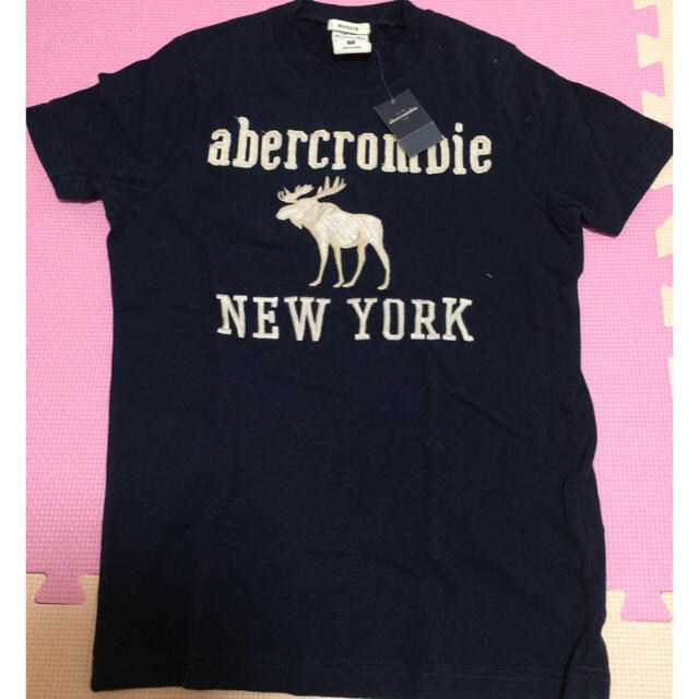 Abercrombie&Fitch(アバクロンビーアンドフィッチ)のTシャツ レディースのトップス(Tシャツ(半袖/袖なし))の商品写真