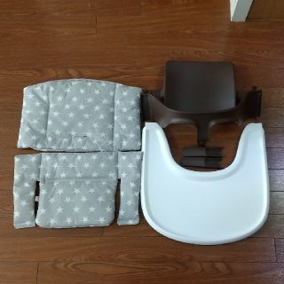 ストッケ(Stokke)の中古　ストッケ　トリップトラップ　クラシッククッション　トレイ　ベビーセット　(その他)