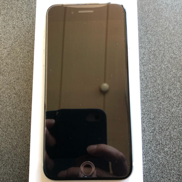 AppleiPhone se 第 2 世代  本体 新品 2/18購入！